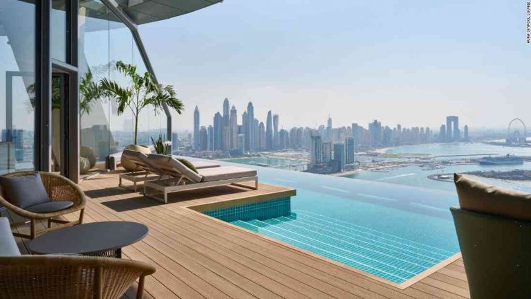 'World's tallest infinity pool' offers tourist a day out in the sky
