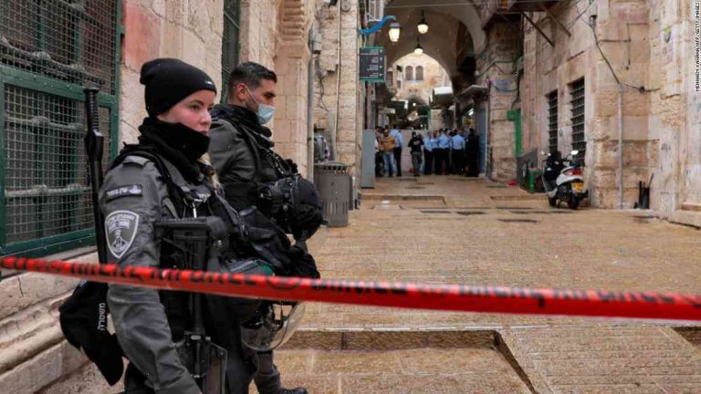 Palestinian kills 3 after posting selfie with Israeli soldier, traveling to Tel Aviv