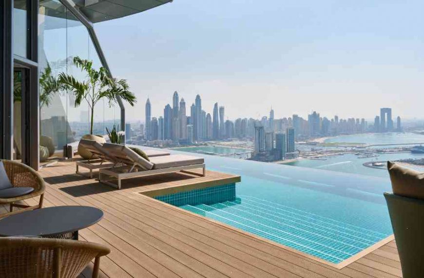 ‘World’s tallest infinity pool’ offers tourist a day out in the sky