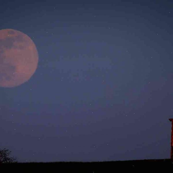 Readers' Favorite Articles: October's hunter's moon