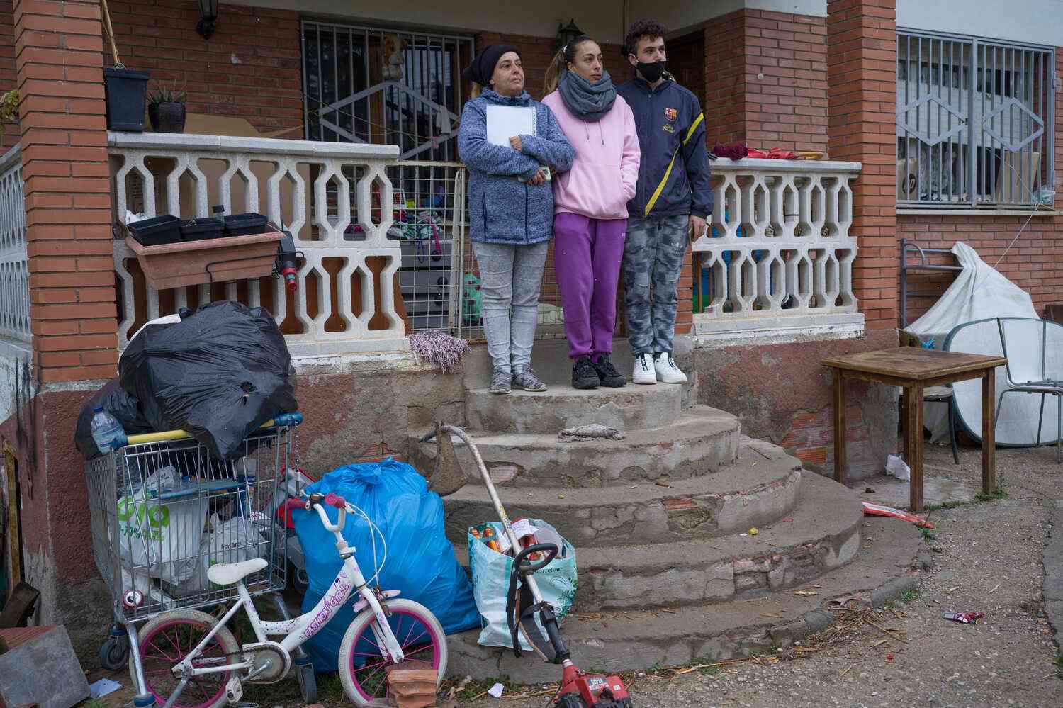 The ‘residents’ of a Spanish housing estate fight eviction